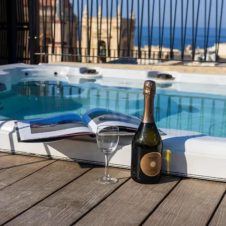 Lux Ph With Stunning Views Hot Tub *