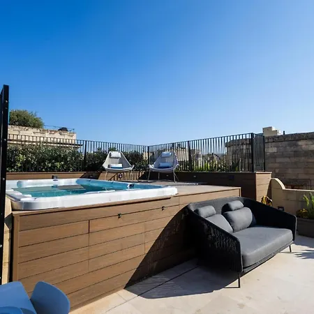 Lux Ph With Stunning Views Hot Tub * Valletta