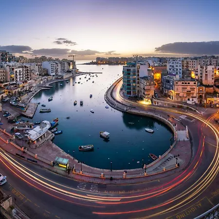 Lux Ph With Stunning Views Hot Tub * Valletta