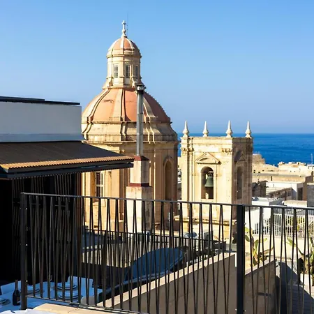 Lux Ph With Stunning Views Hot Tub Valletta