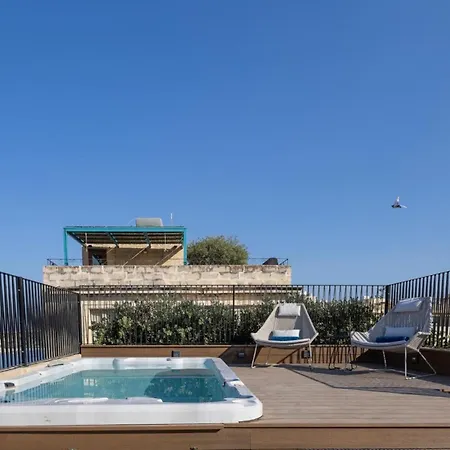 Lux Ph With Stunning Views Hot Tub